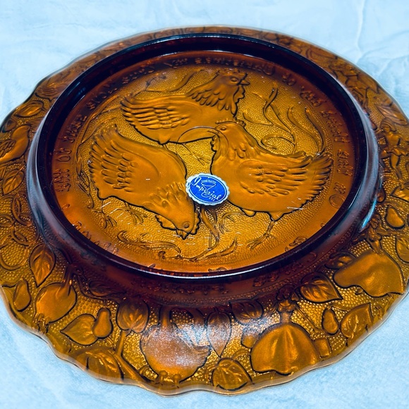 Vintage 1972 Imperial carnival glass 12 days of Christmas plate. Mint condition - Picture 2 of 2